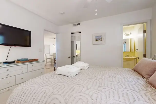 Bedroom at Fiddler’s Cove 4B